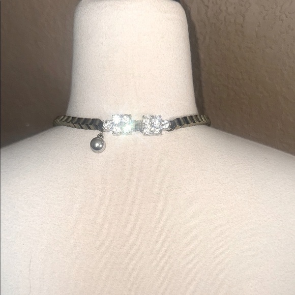 Apolonia Neon Yellow Crystal Stone Cluster Statement Necklace - Picture 3 of 11